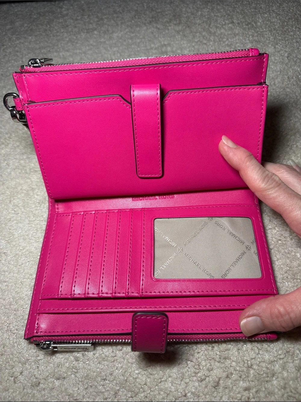 Michael Kors Dragonfruit to Light Pink Ombre Signature Jet Set Wristlet - Picture 3 of 7